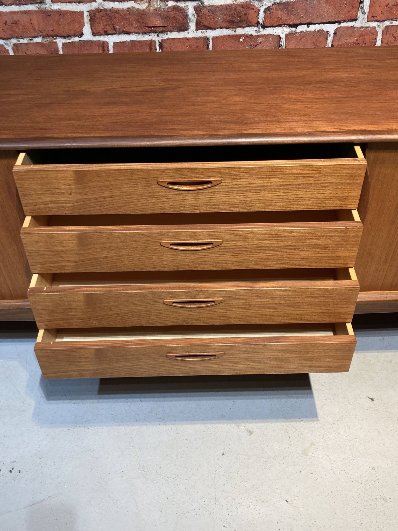 Enfilade en teck par Henry Walter Klein pour Bramin, Danemark années 60