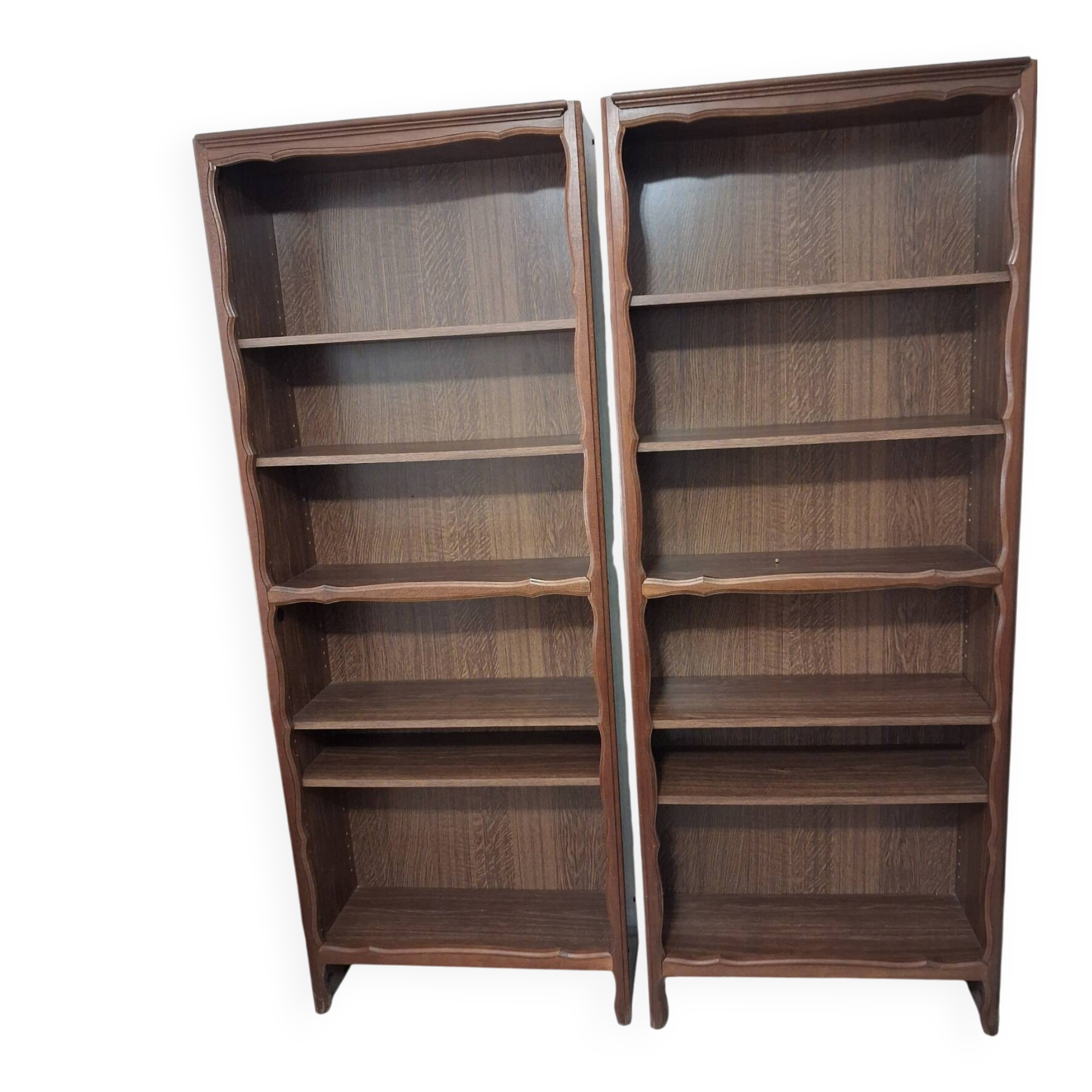 Set of 2 tall bookshelves