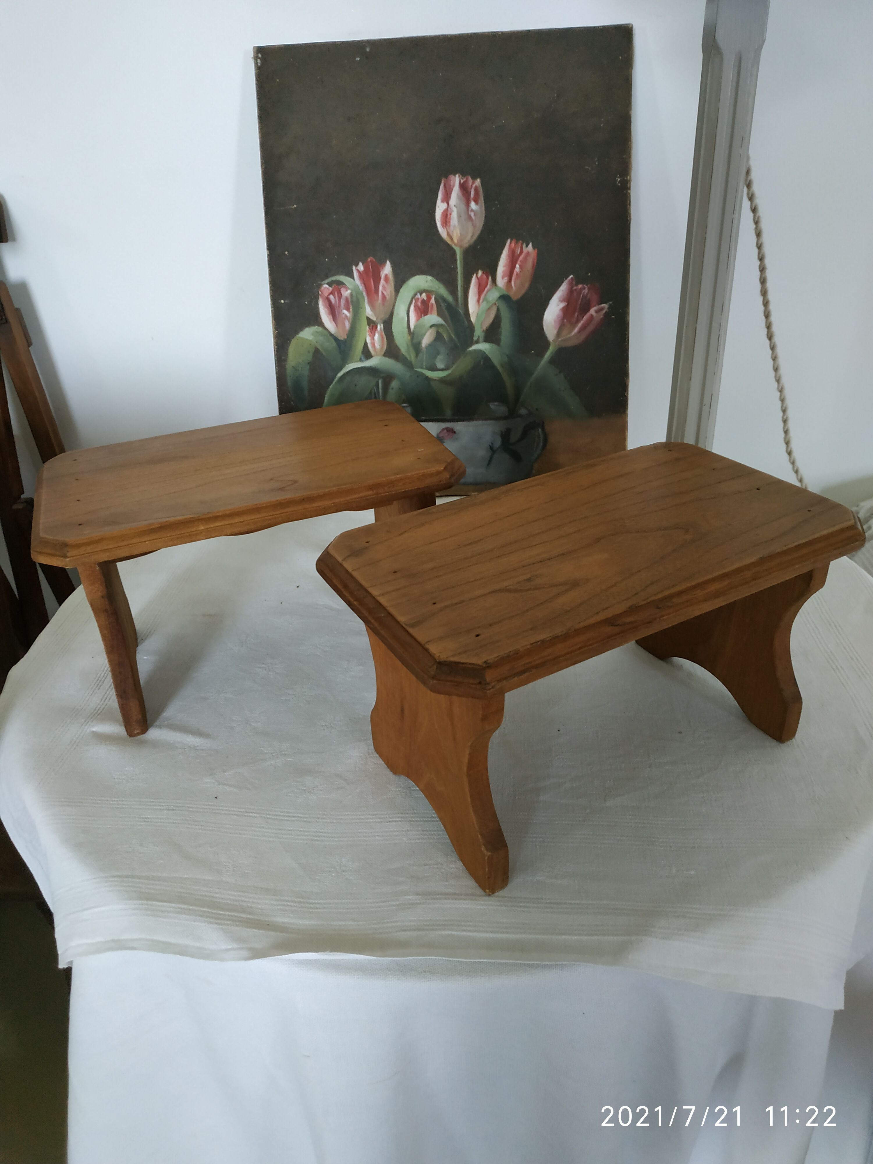 Duo wooden stools