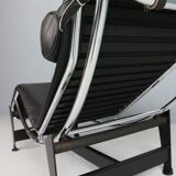 Chaise longue LC4 en cuir noir par Le Corbusier pour Cassina, années 1980