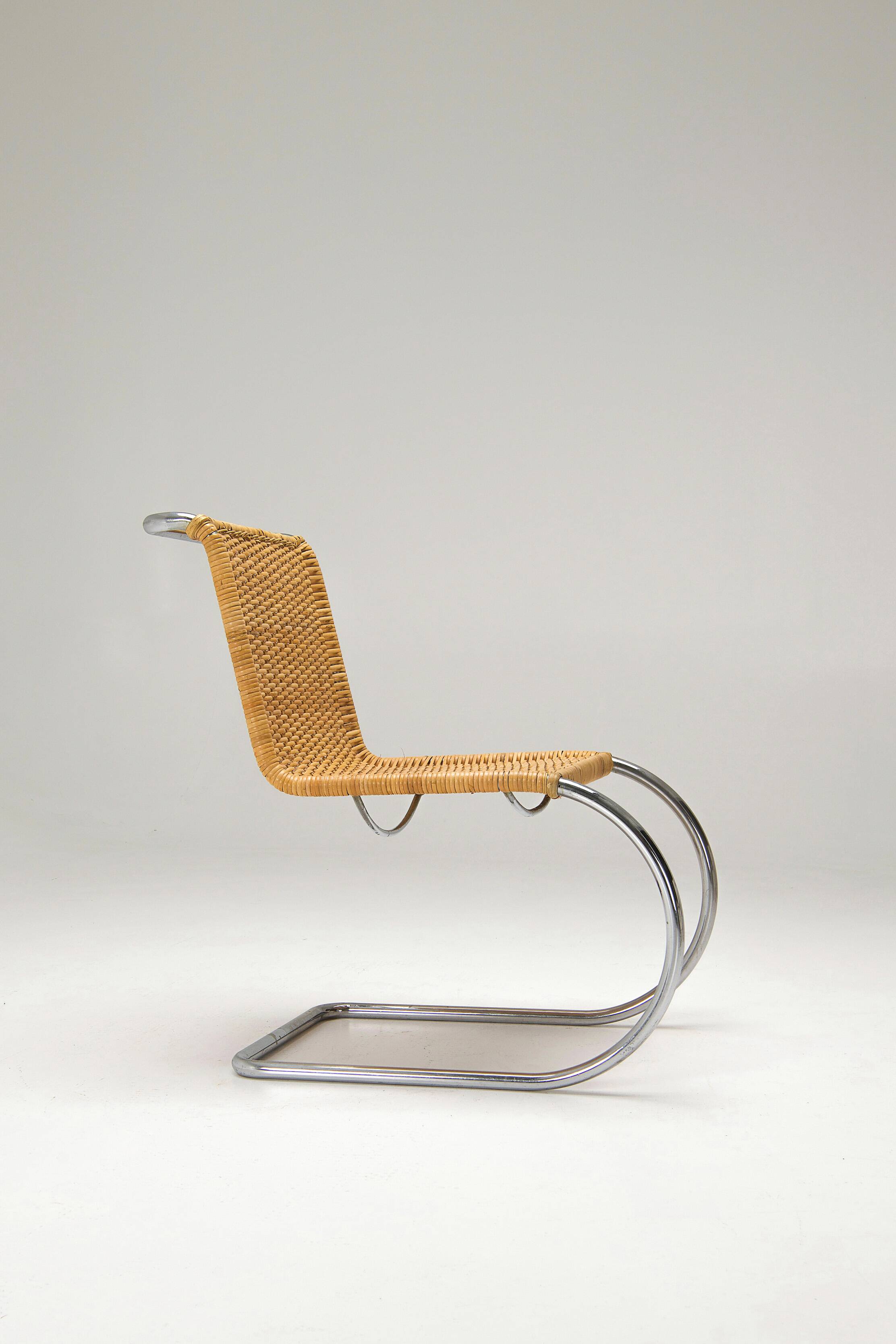 A set of four "S 533 R" Cantilever Chairs - Mies van der Rohe