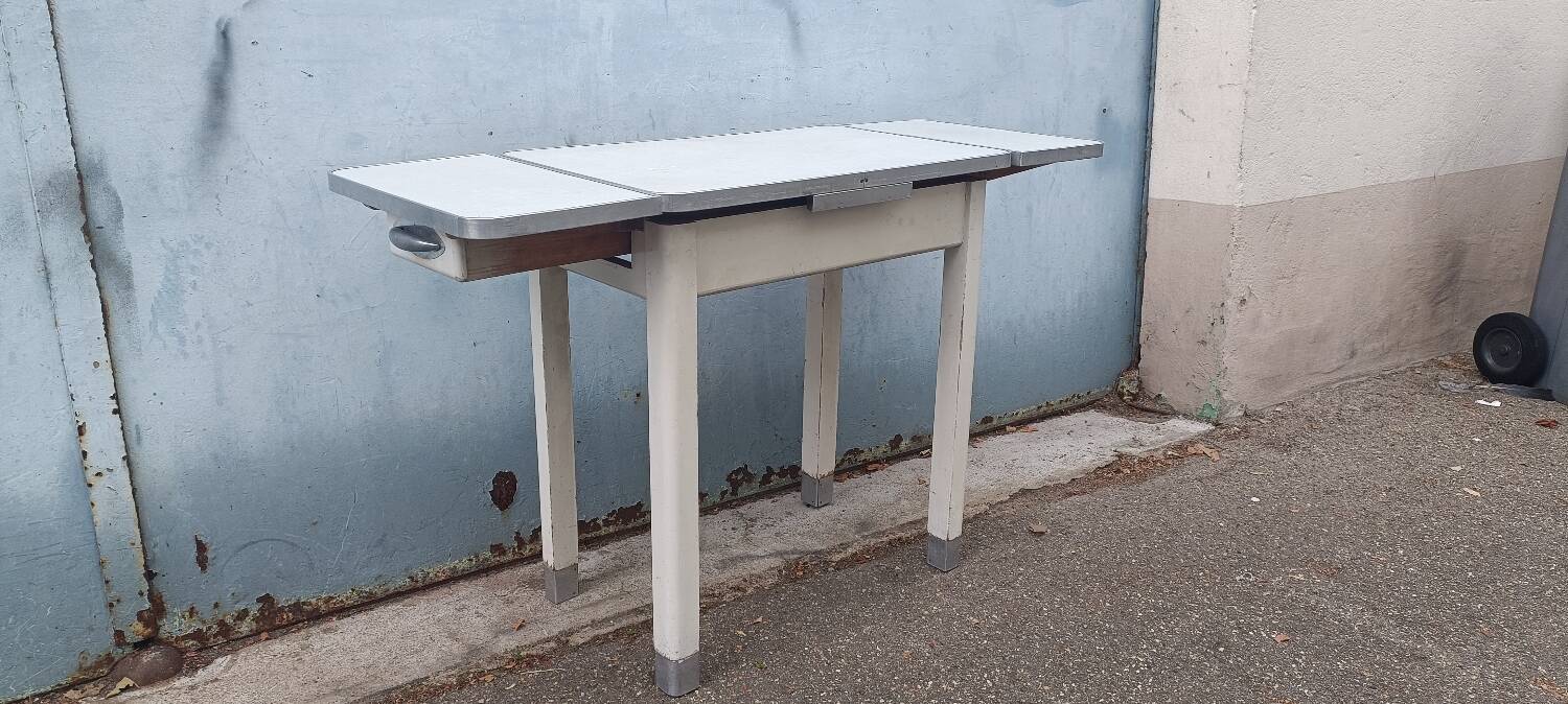 Table de cuisine vintage