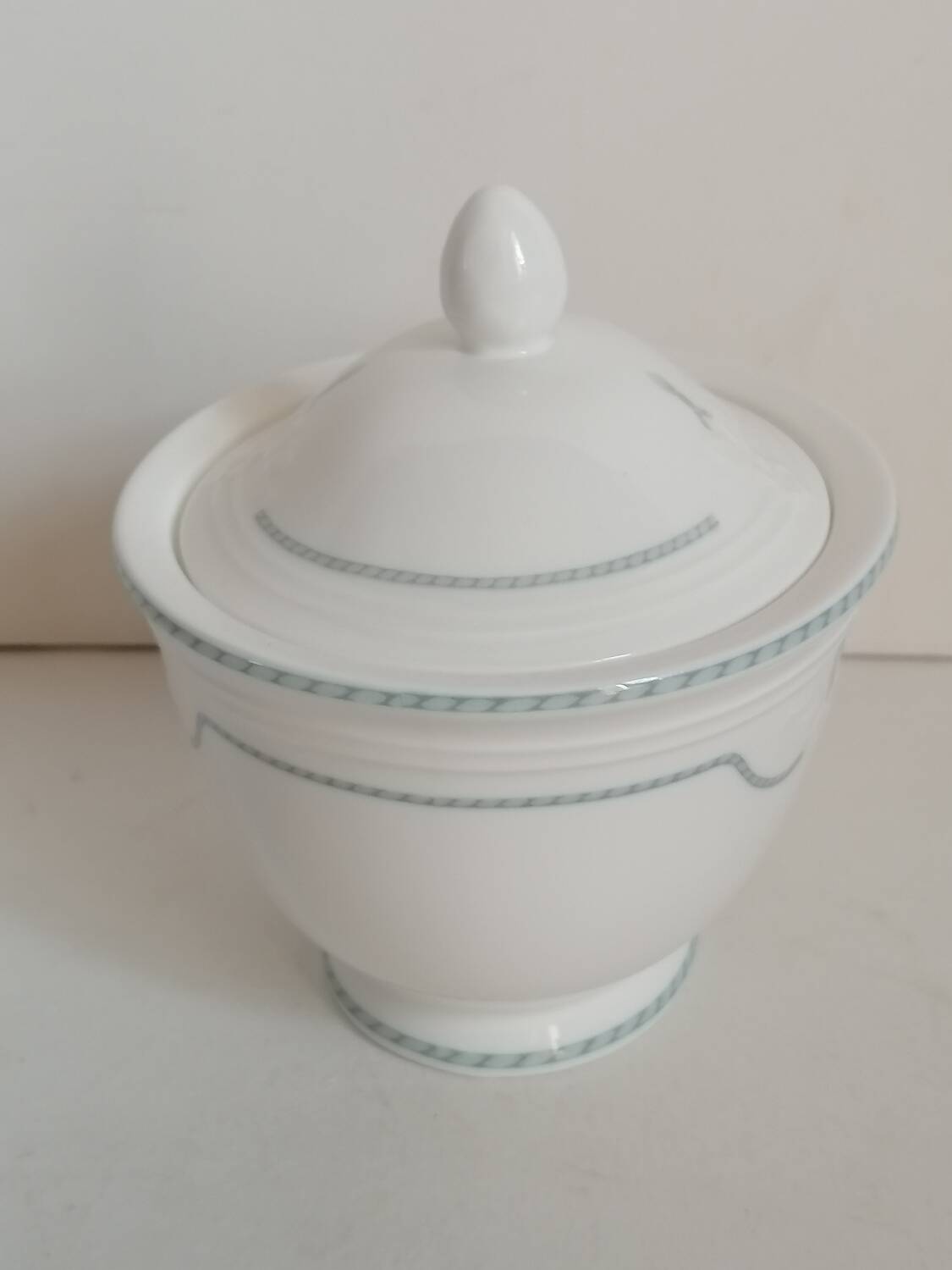 Villeroy and Boch sugar bowl