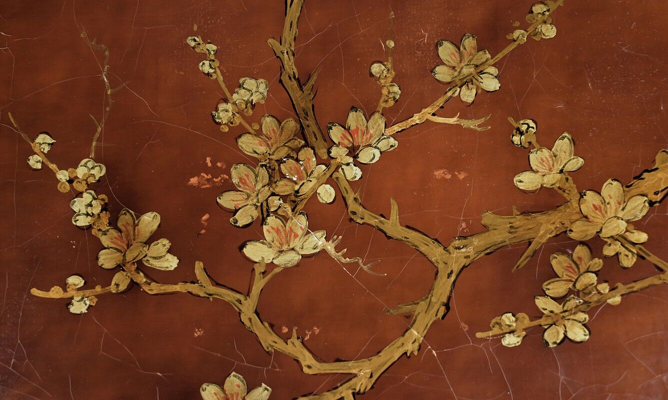 Lacquered wooden coffee table, China – Mid 20th century