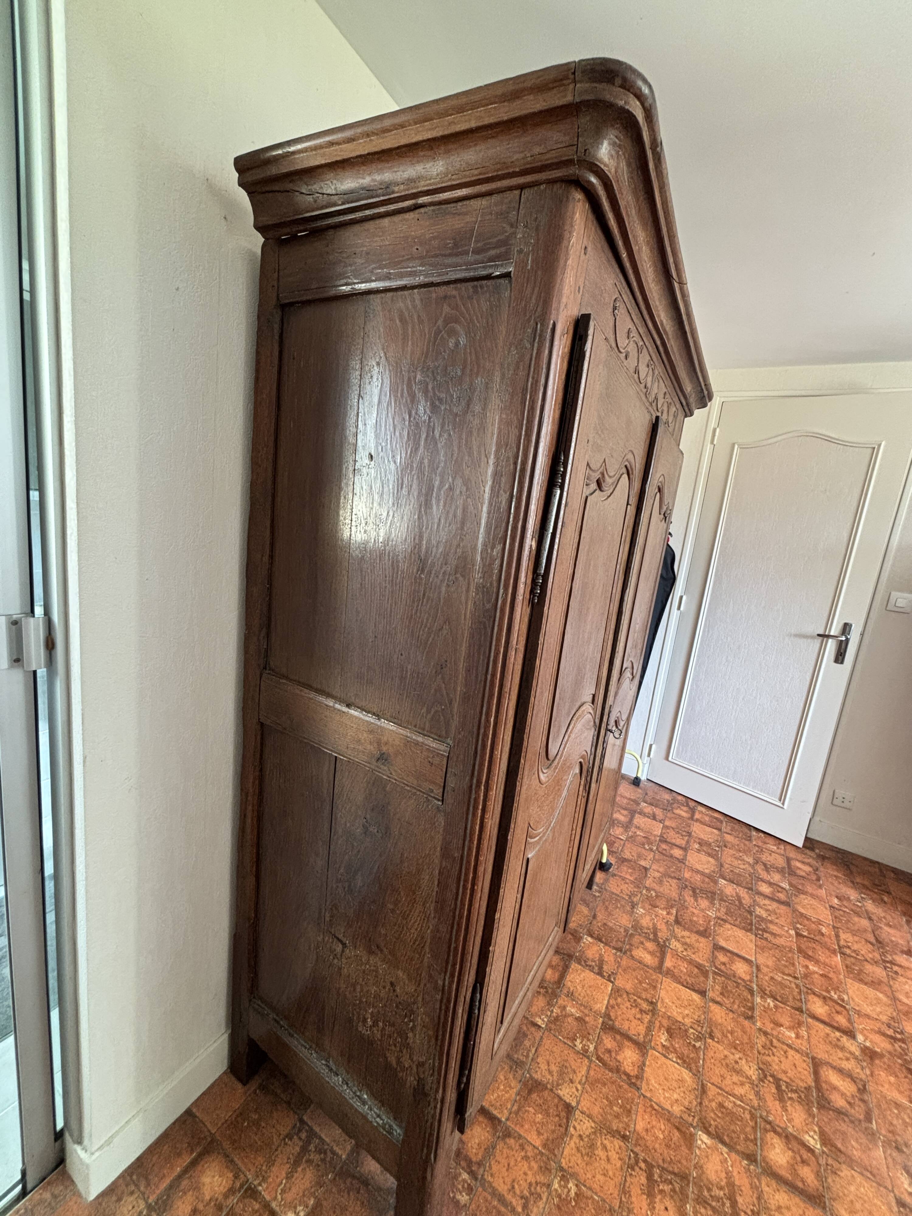 Antique carved wooden wardrobe – 2 doors – Molded cornice