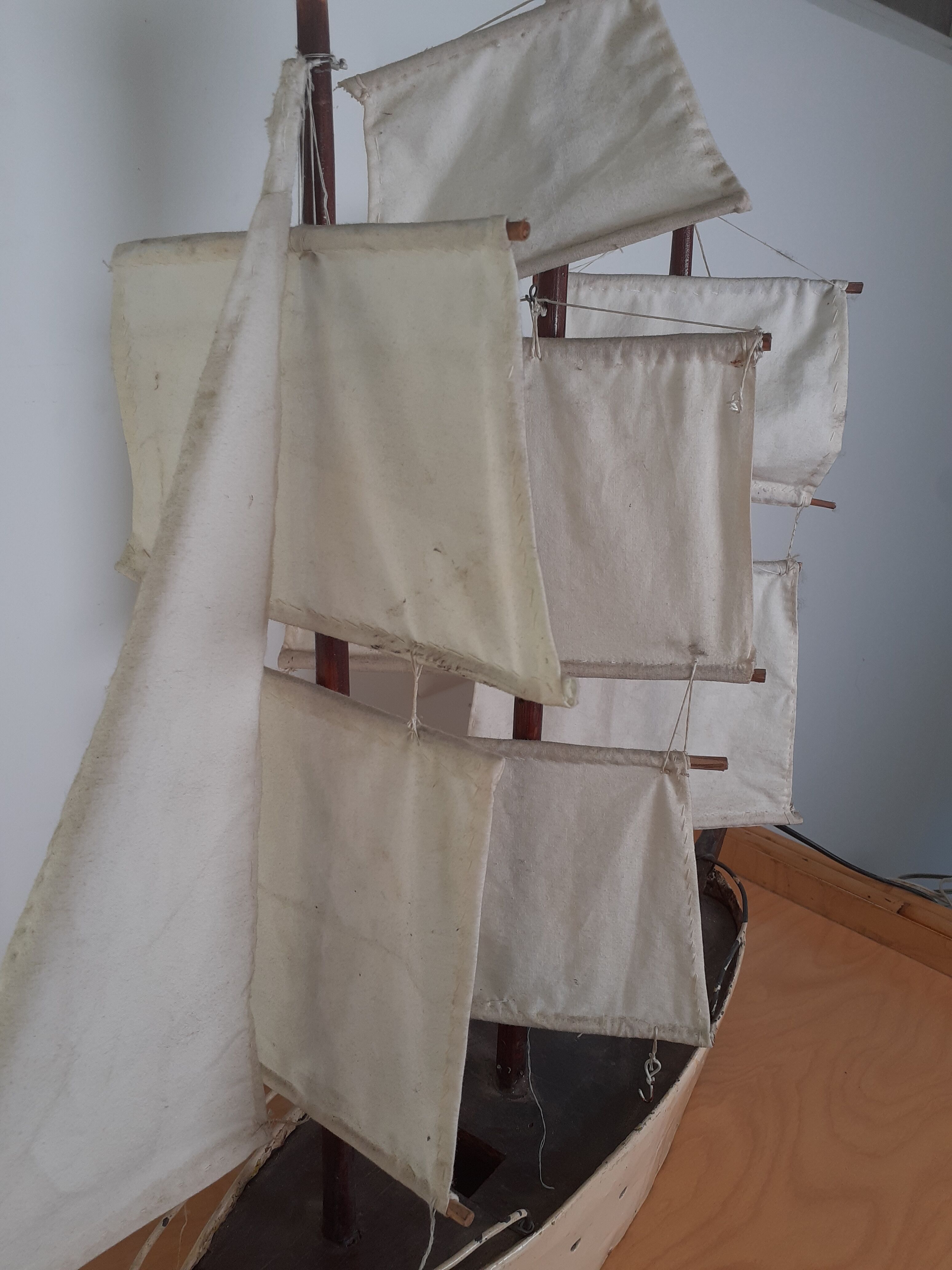 Model of sailboat 3 masts navigable bois blanc