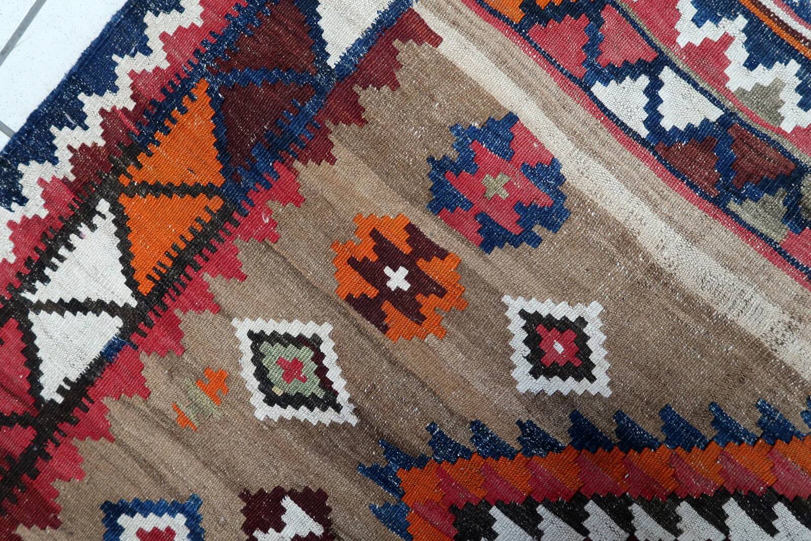 Handmade antique Persian Ardabil kilim rug 137 x 198 cm, 1930s