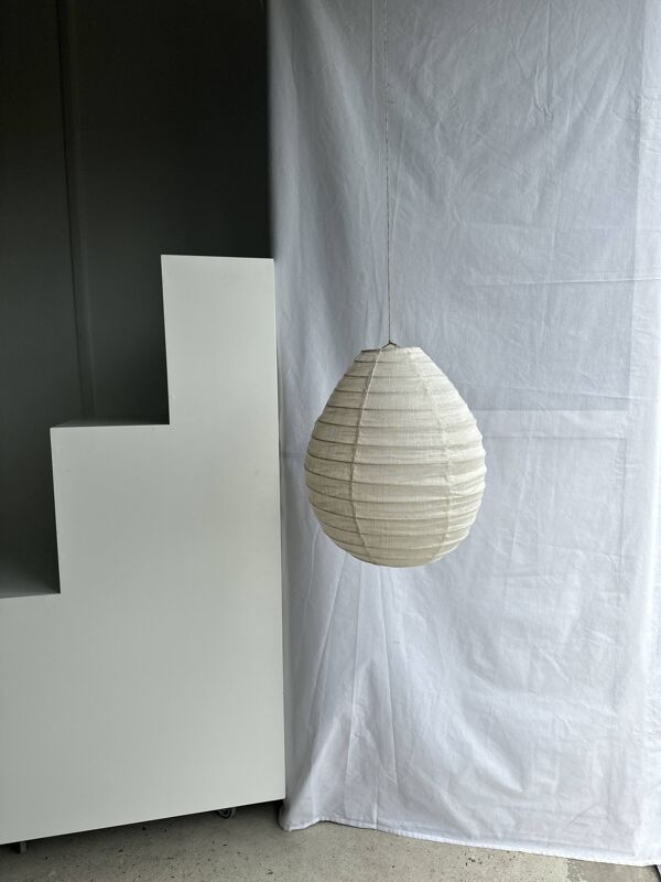 Petite suspension en rotin et lin naturel japonisante en forme de goutte H40 D35