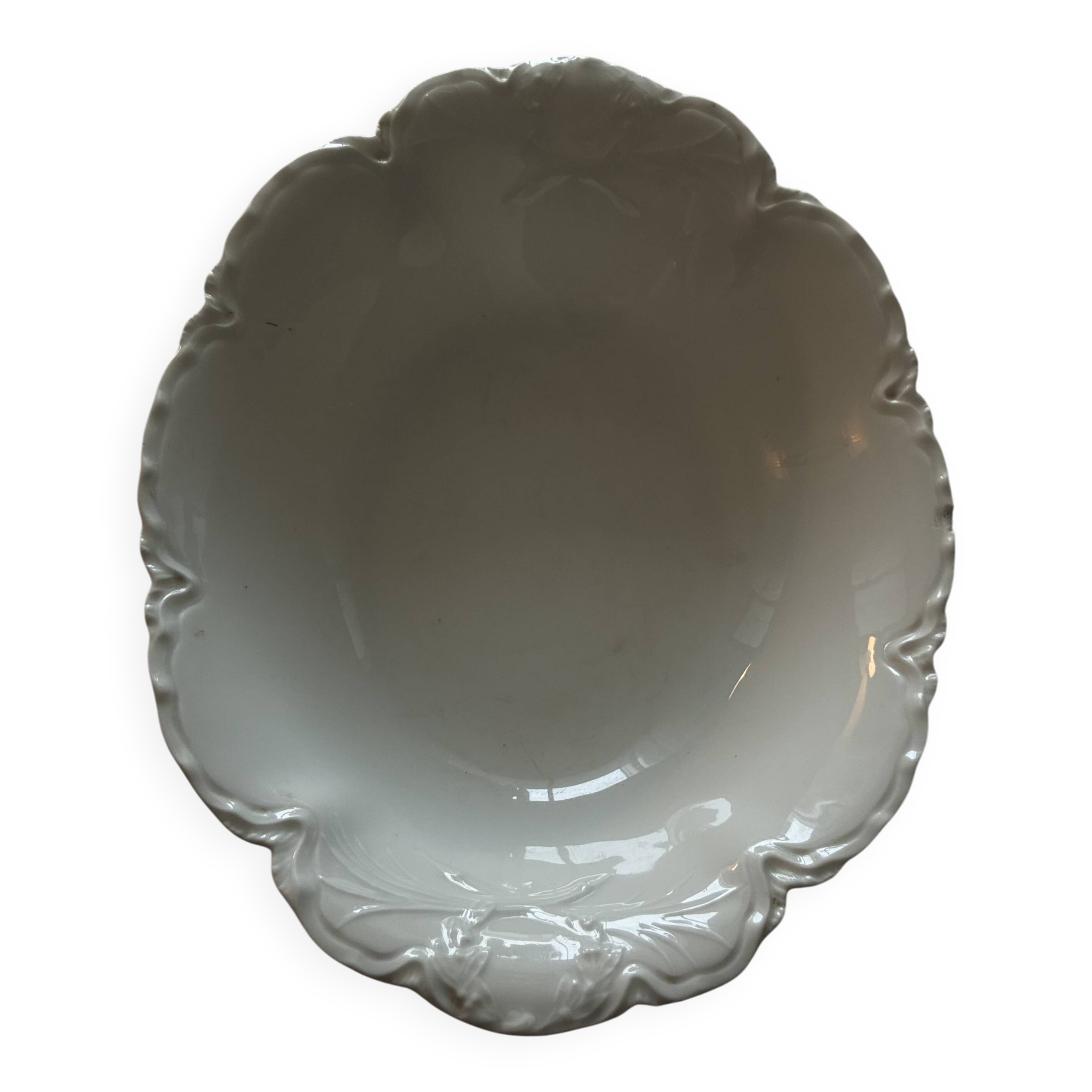 White porcelain fruit bowl