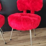 Paire de chaises moumoute rouge cardinal authentiques années 60