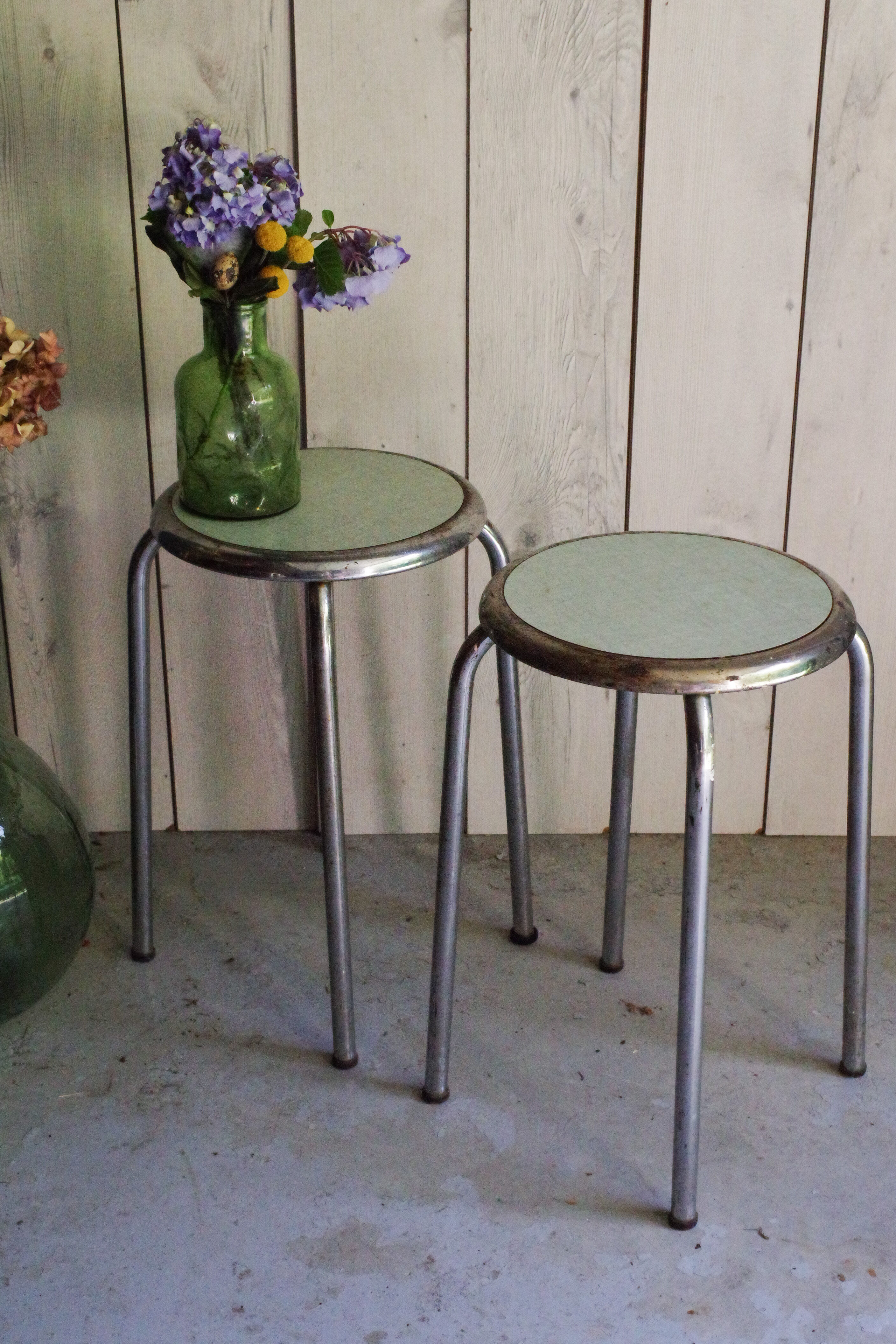 Pair of metal stools and formica 60s