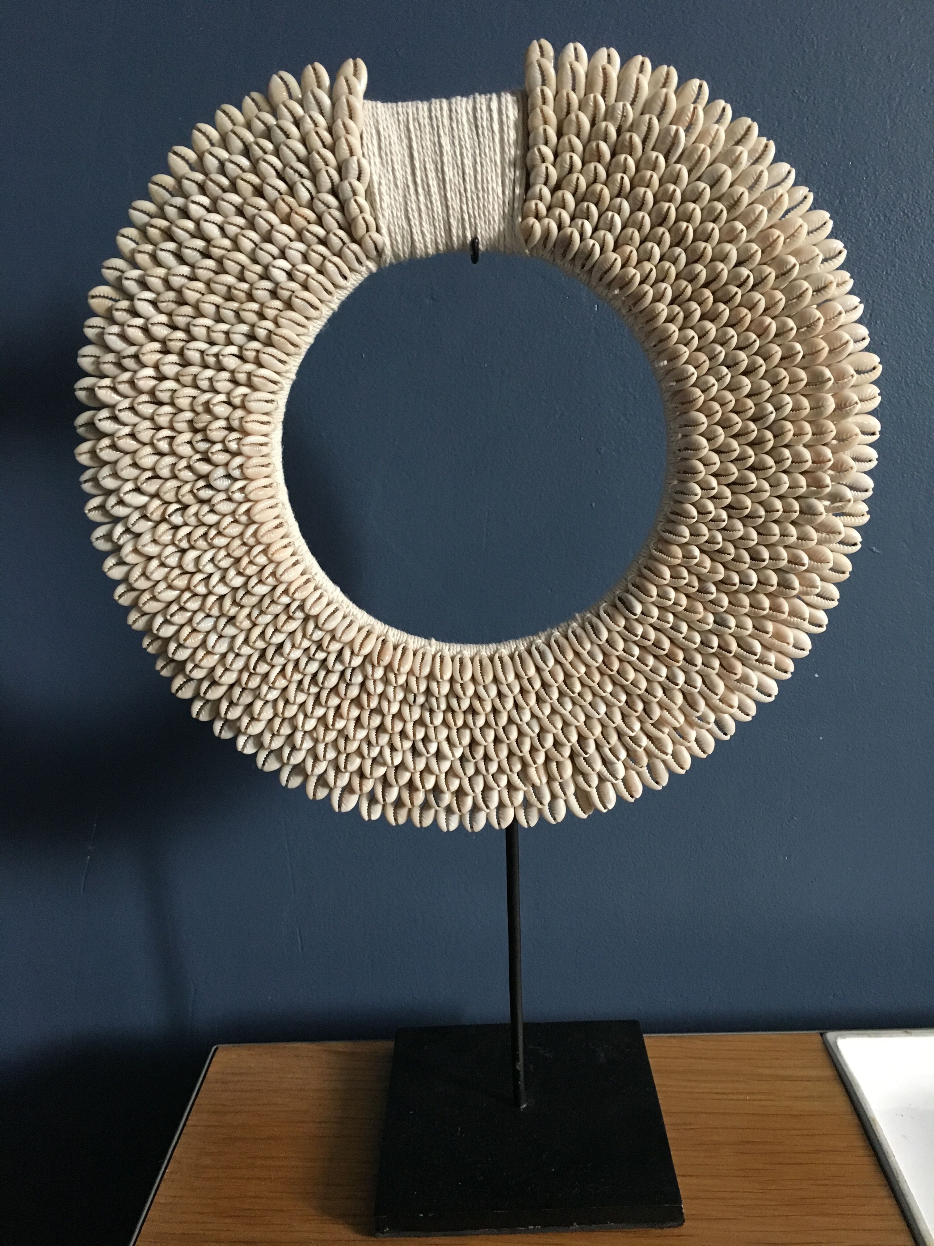 Sculpture tribal necklace Papou in shells