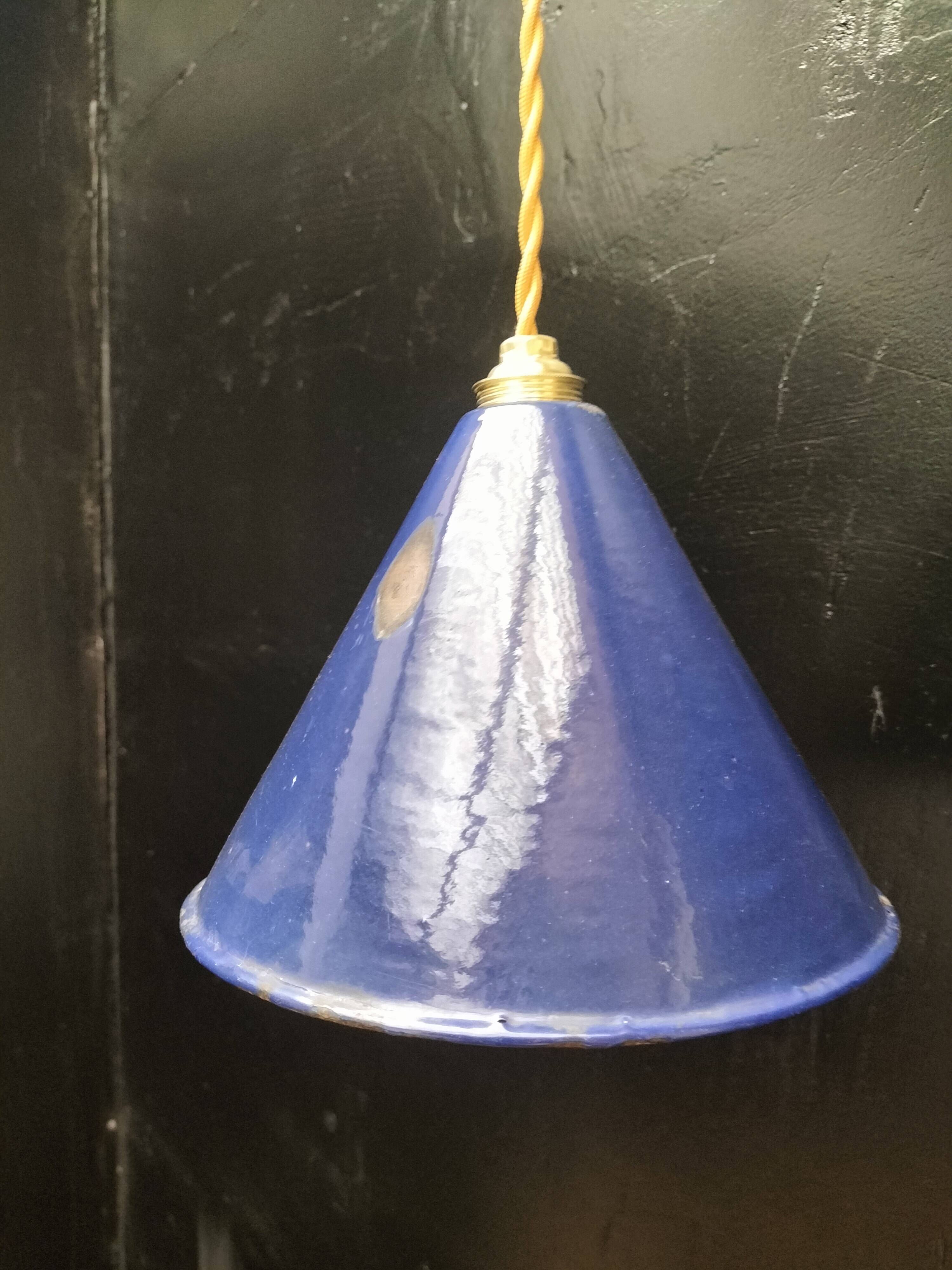 Enameled sheet metal cone pendant light