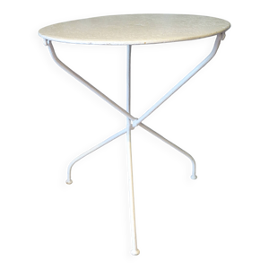 Table de jardin blanche