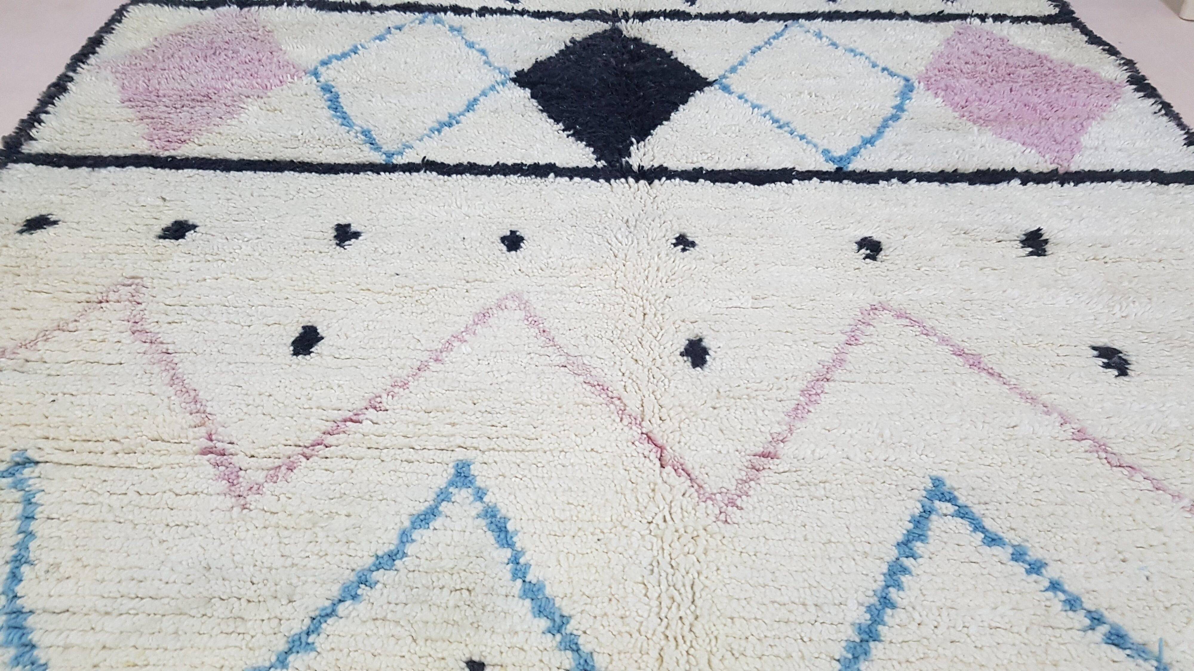 Large Azilal rug, 295 x 190 cm
