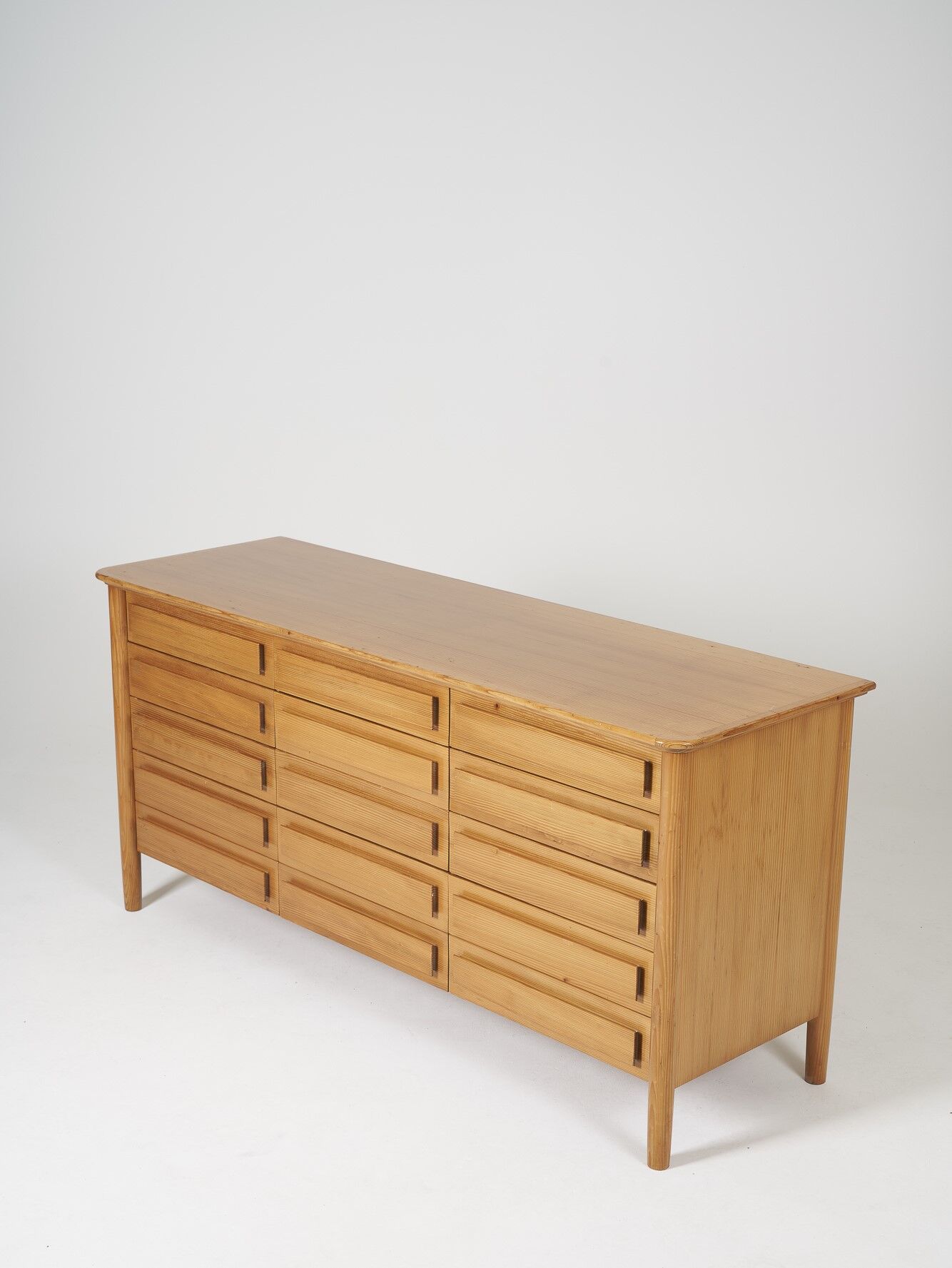 Ash chest of drawers