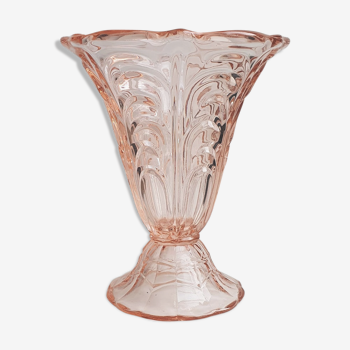 Vase en verre rose