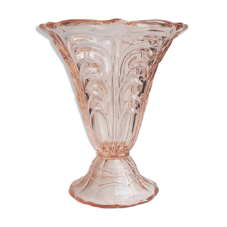 Vase en verre rose