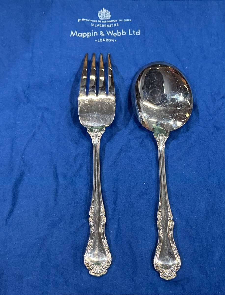 Couverts de service Mappin and Webb en métal argenté modèle Russell