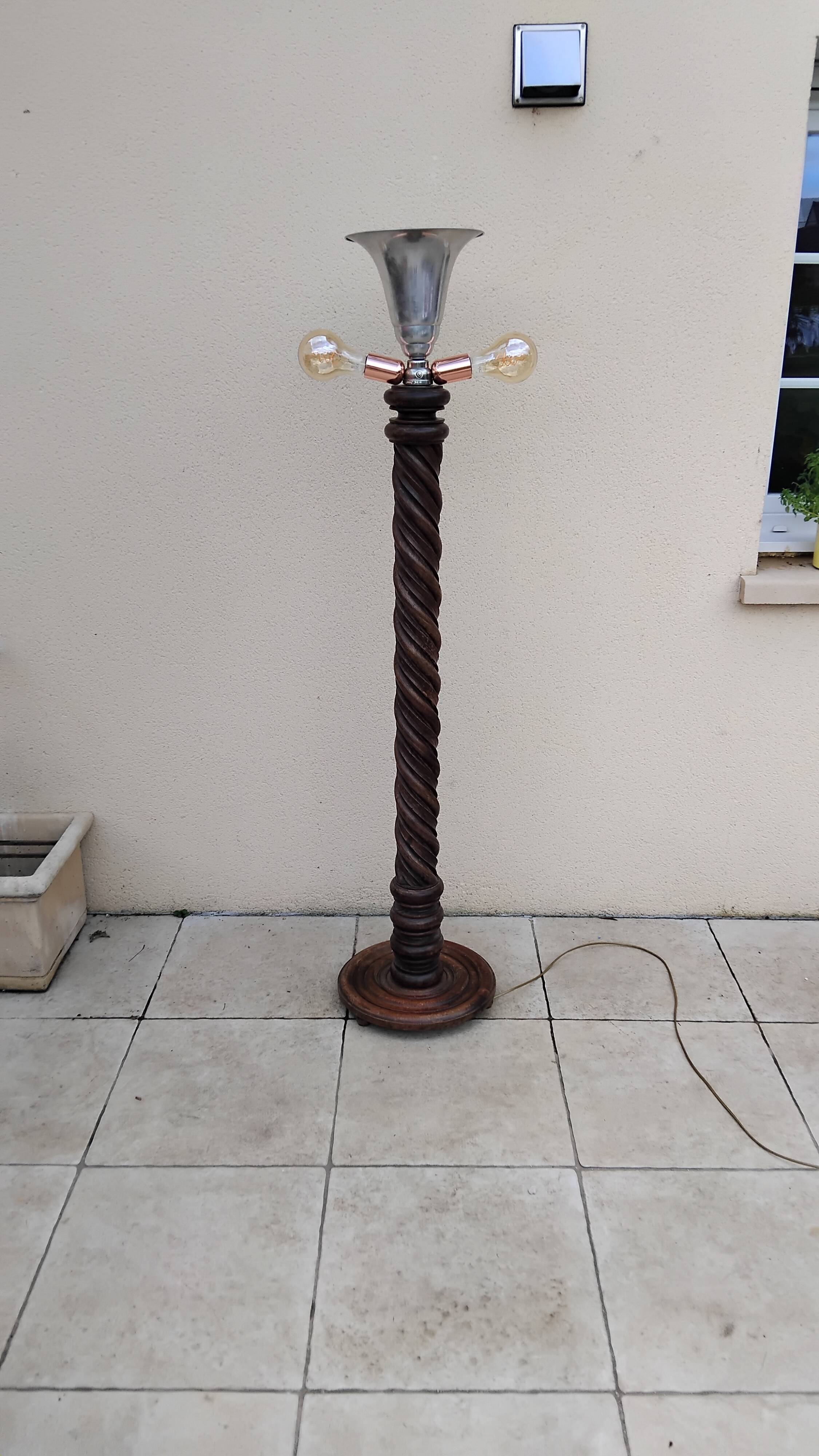 Vintage art deco design floor lamp in the style of Charles Dudouyt
