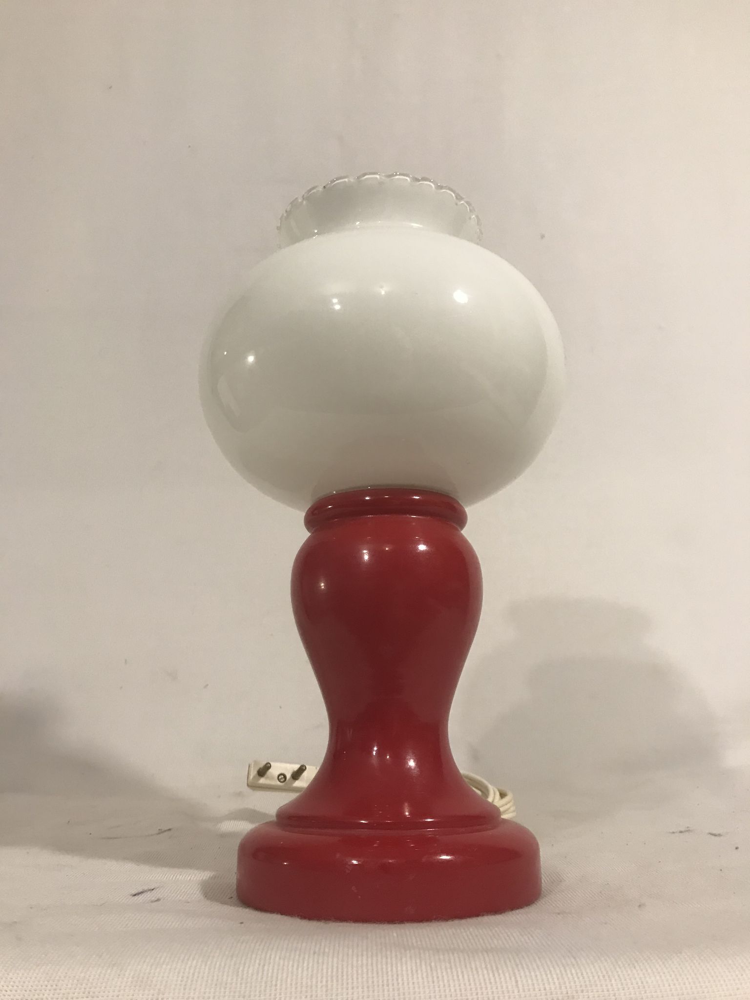 Foot red glass Table lamp + reflector ball Opaline white Vintage