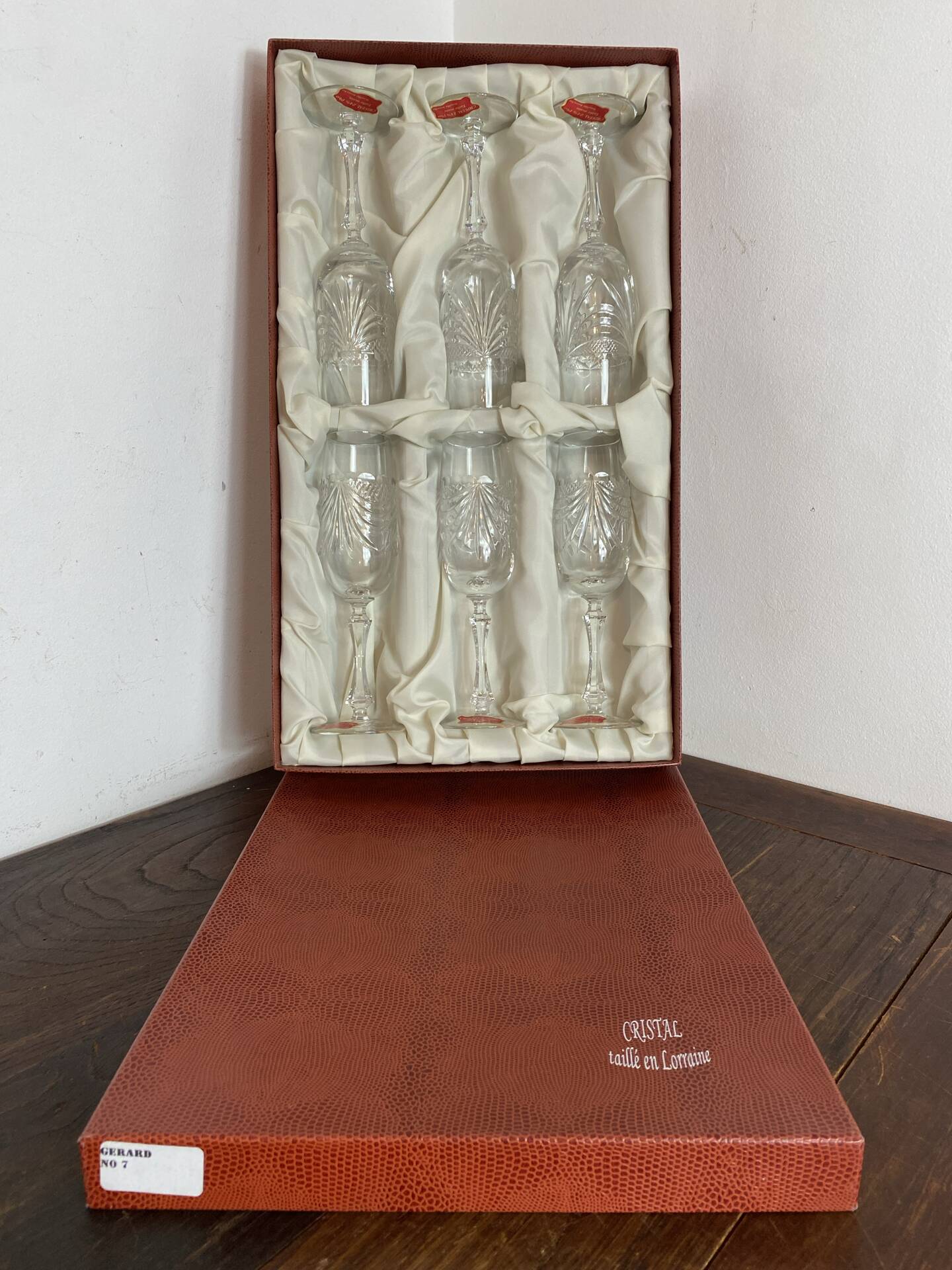 Champagne flutes, cut crystal from Lorraine, with original box.