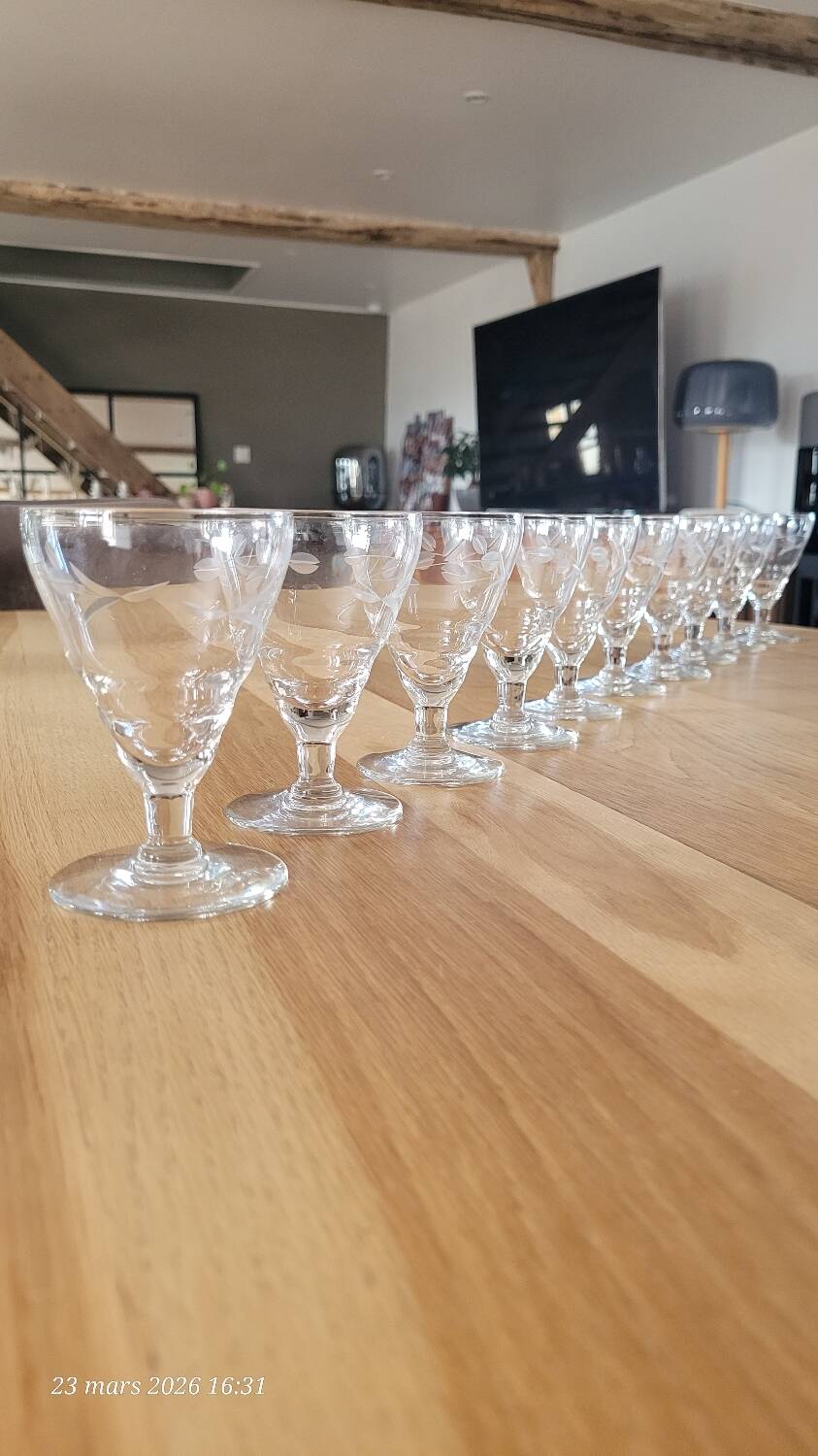 10 vintage wine glasses