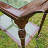 Serving on wooden and glass wheels