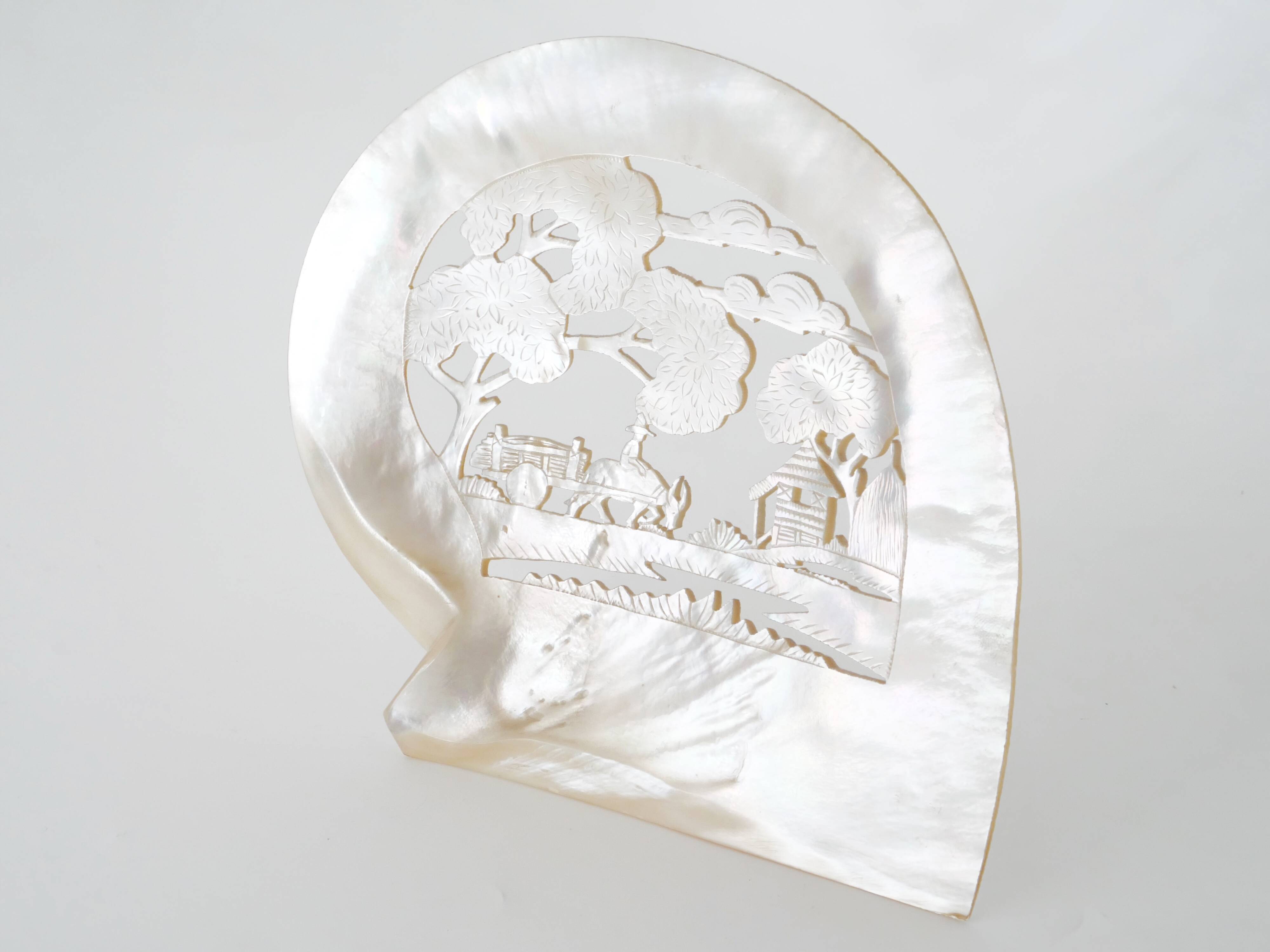 Mother-of-pearl shell openwork asian deco photophore