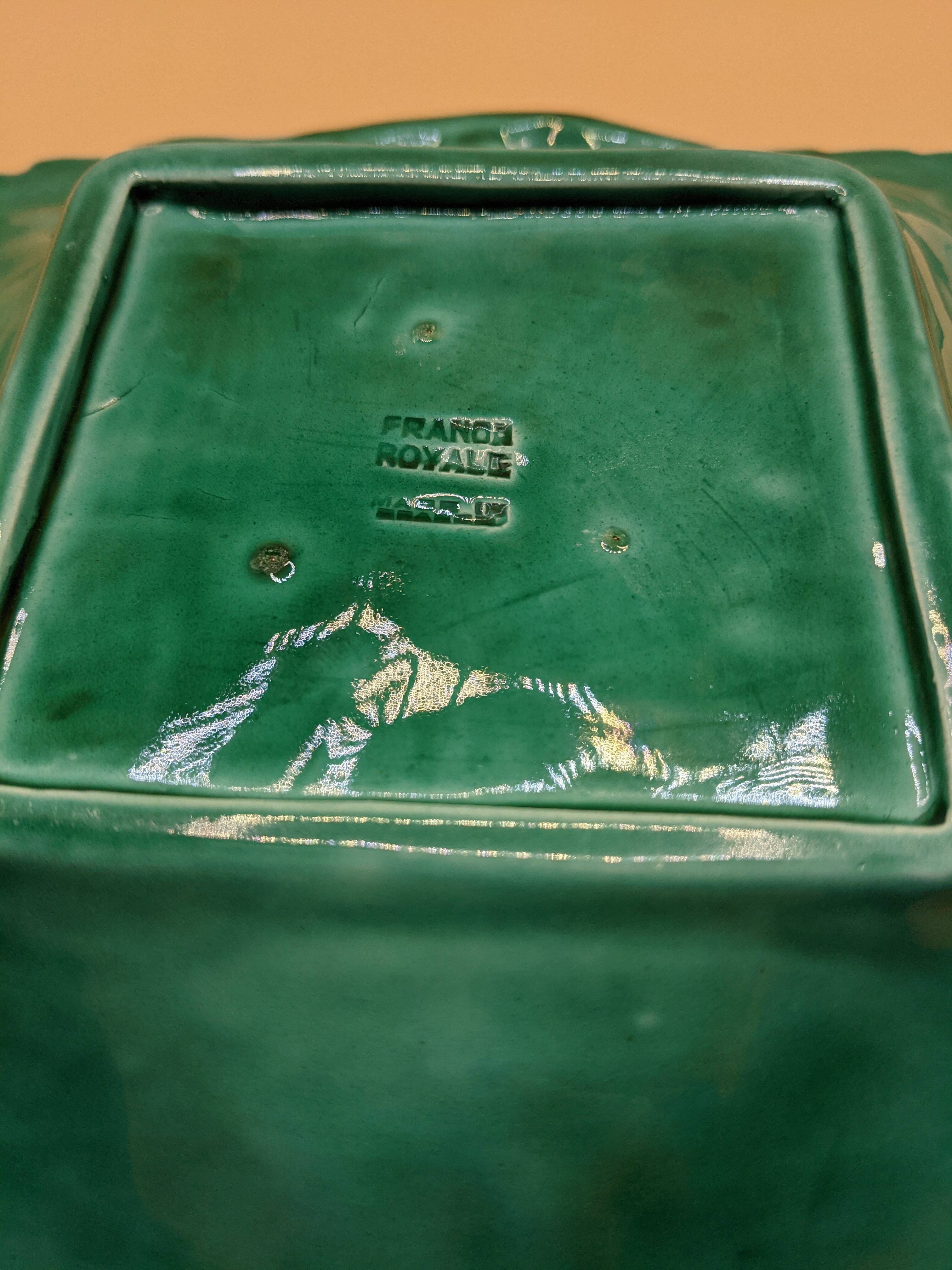 Square dish, french royal barbotine leaf