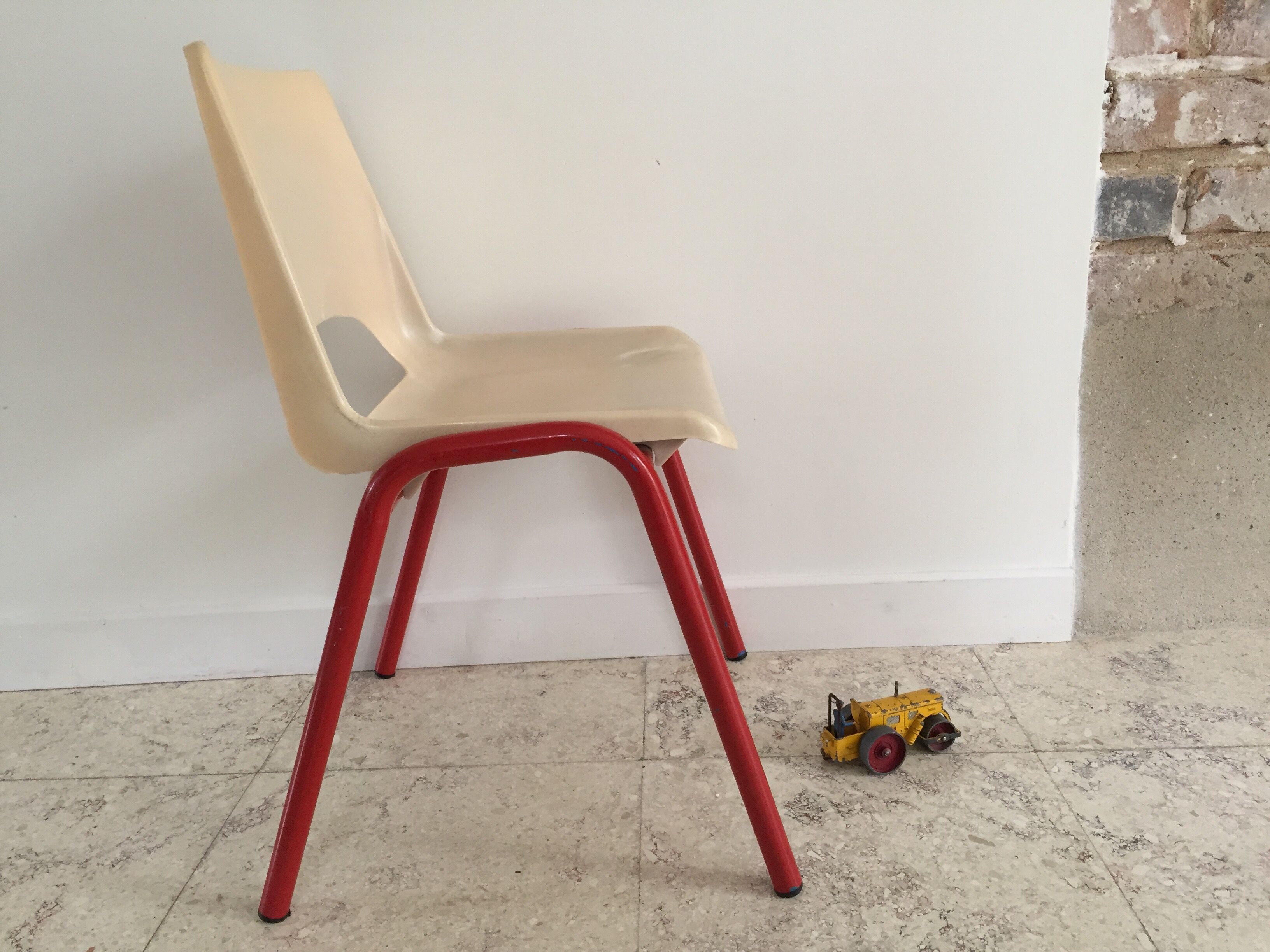 Chaise vintage pour enfant 2 à 4 ans