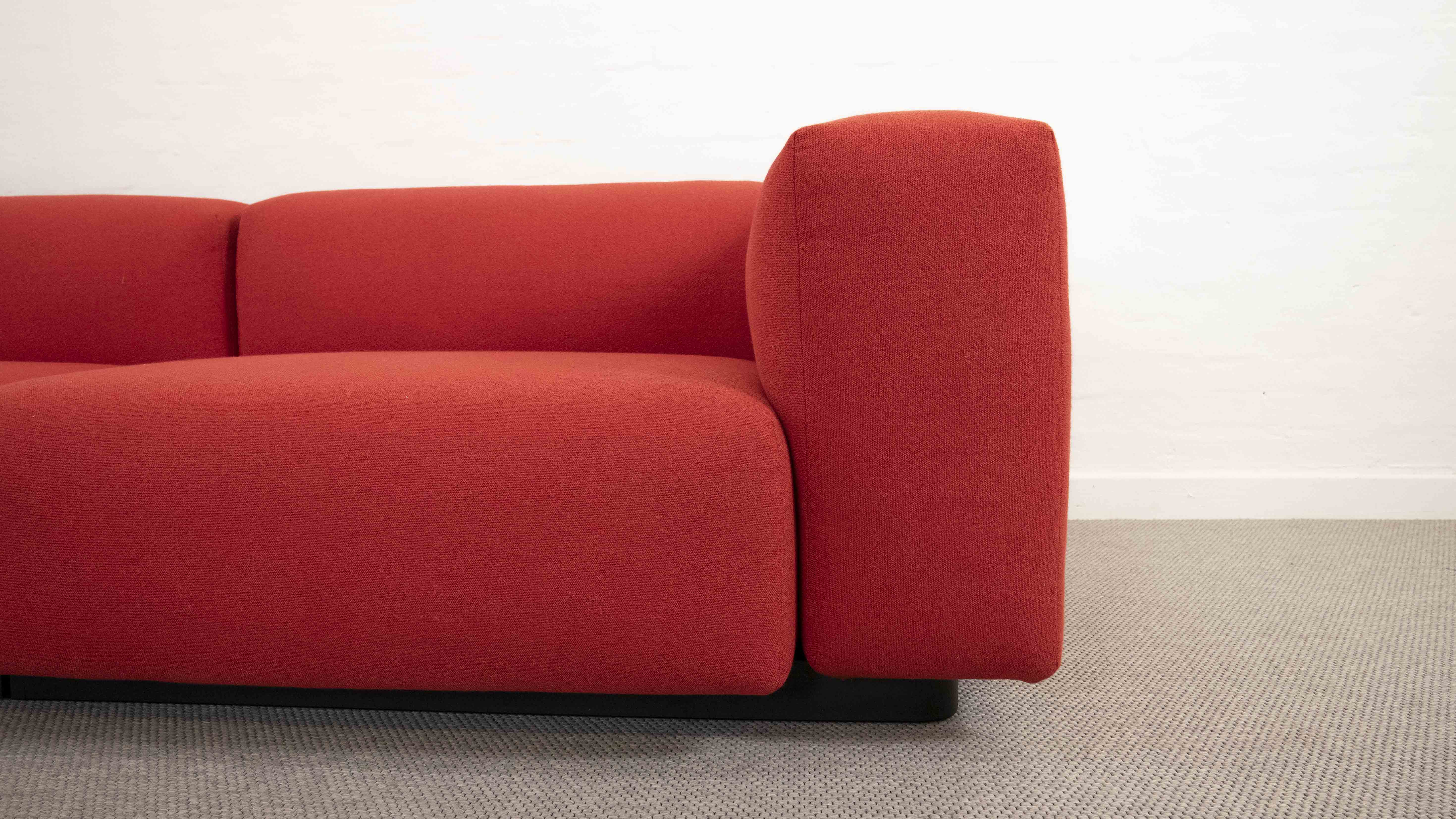 Vitra modular soft 5-seat sofa by Jasper Morrison in red Fabric