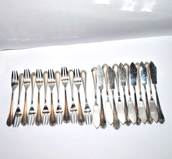 Set de 24 couverts à poisson vintage en métal argenté reneka
