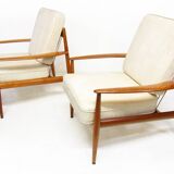 Deux chaises longues "118" par Grete Jalk