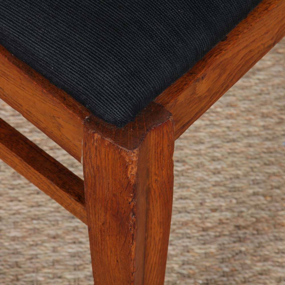 Solid oak chair, French craftsmanship from the 1950s.