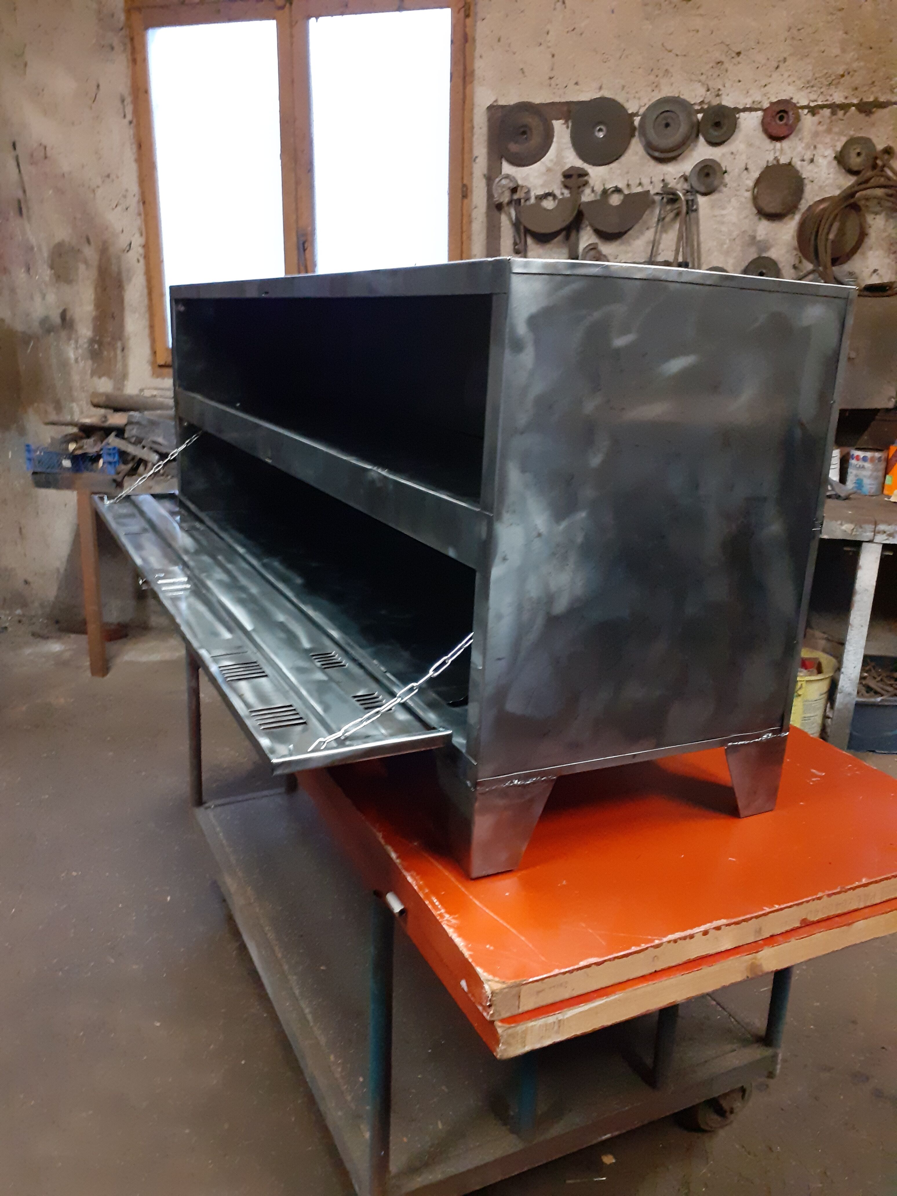 Enfilade or bahut tv indus