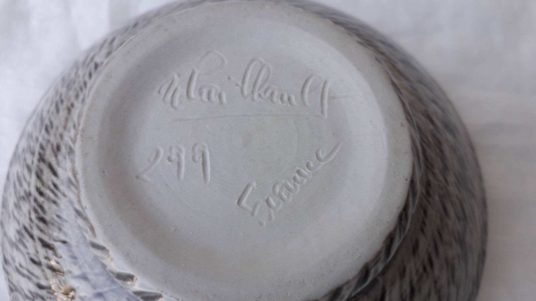 Stoneware bonbonnière