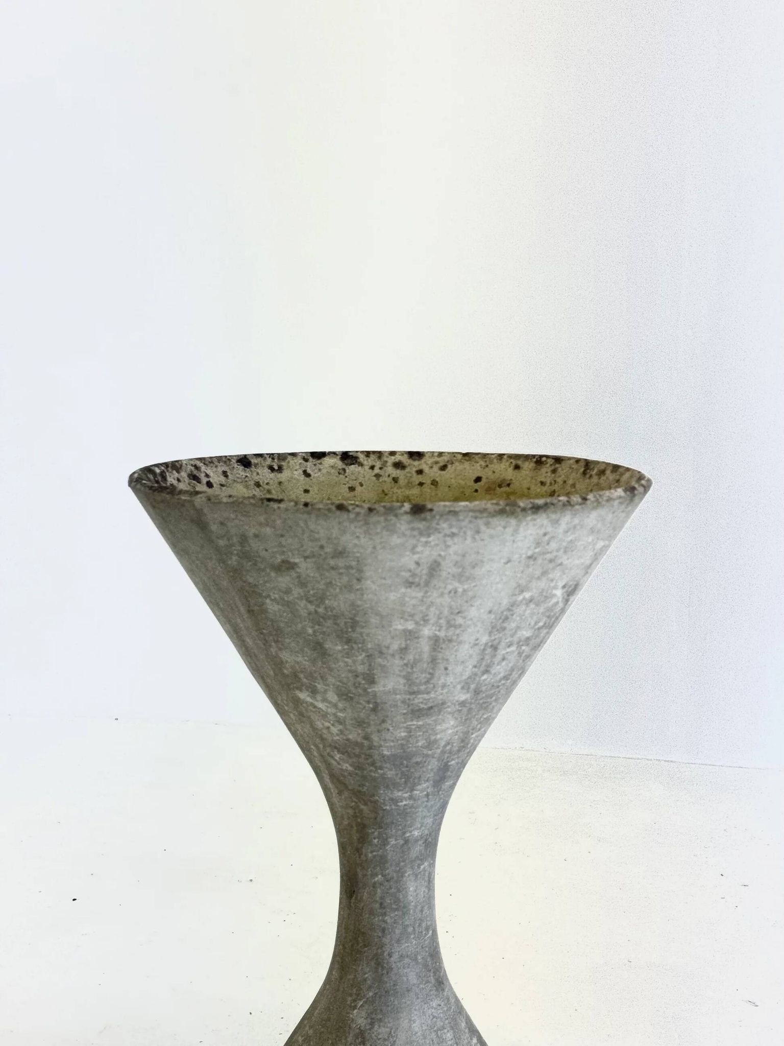 Diabolo planteur par Willy Guhl