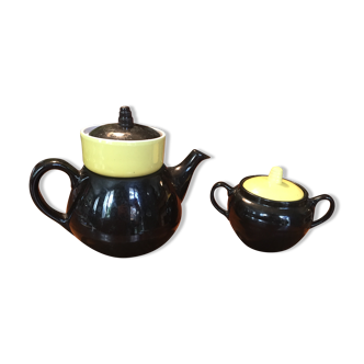 English teapot set with sugar bowl