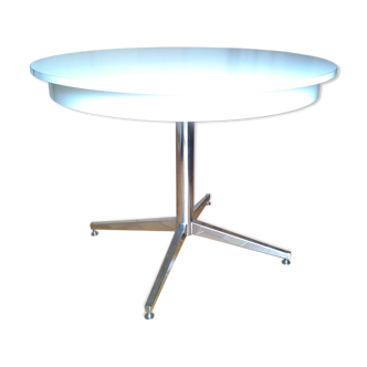 Round dining table with vintage chromed base 1970/80 years