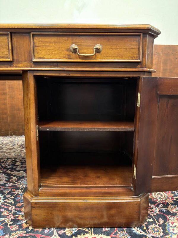 Bureau partenaire Chesterfield anglais classique