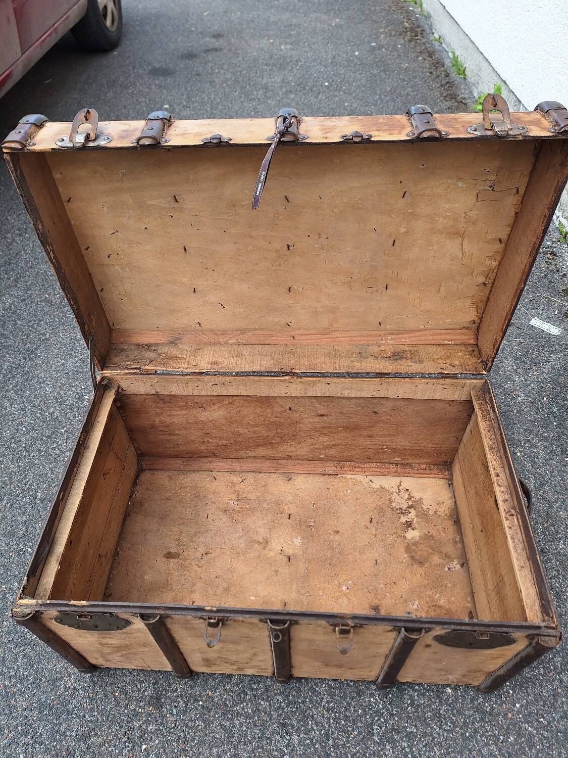 Wooden chest/box