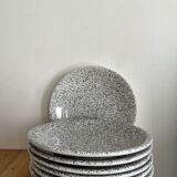 8 flat plates in speckled ceramic