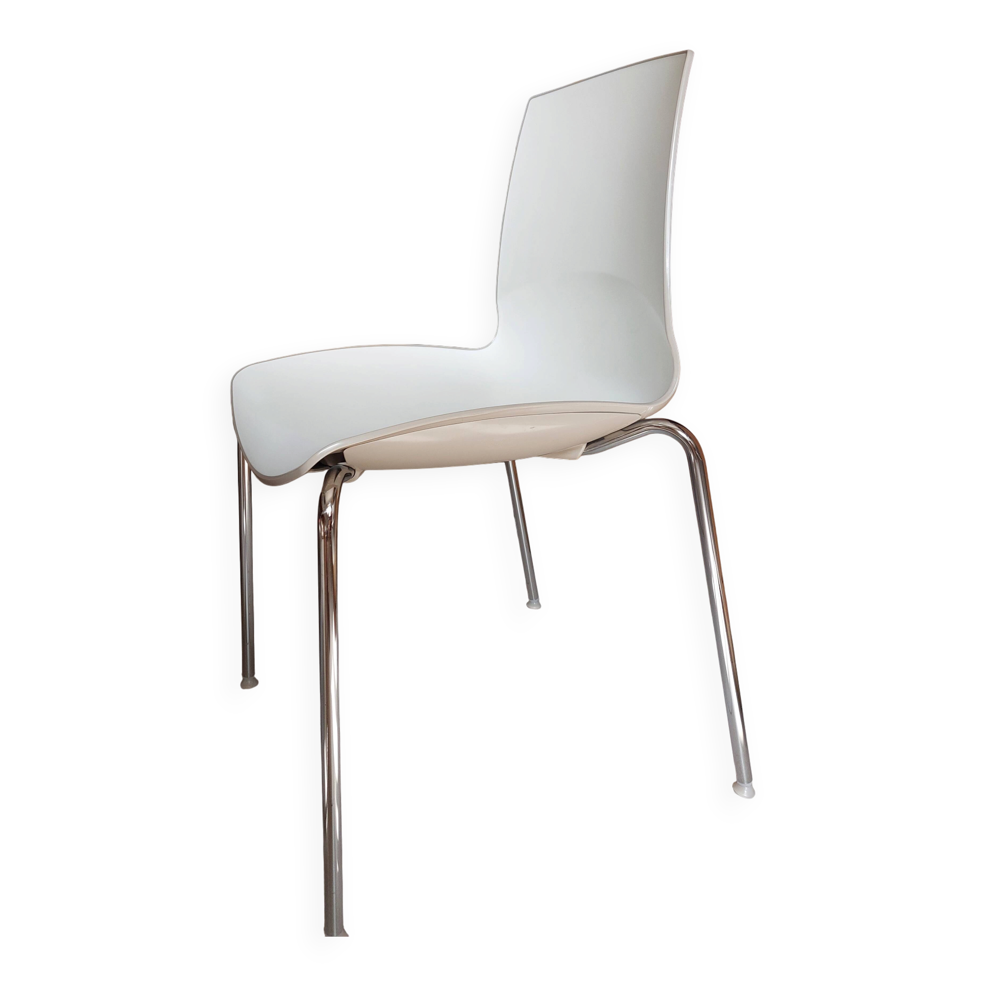 5 chairs NOW from Sandonà and Sandrin for INFINITI