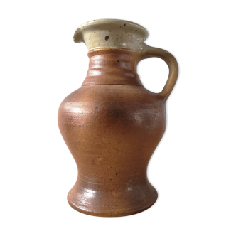 Sandstone pitcher