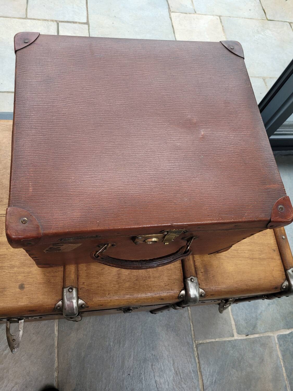 Small hat box