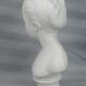 Buste Mademoiselle Brongniart, en biscuit blanc, sur socle rond