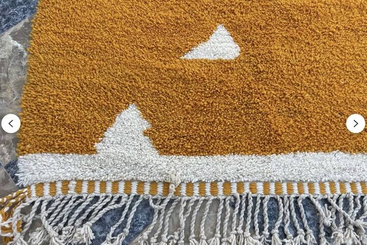 Traditional handmade Beni Ouraine rug, size 150 x 250 cm, orange