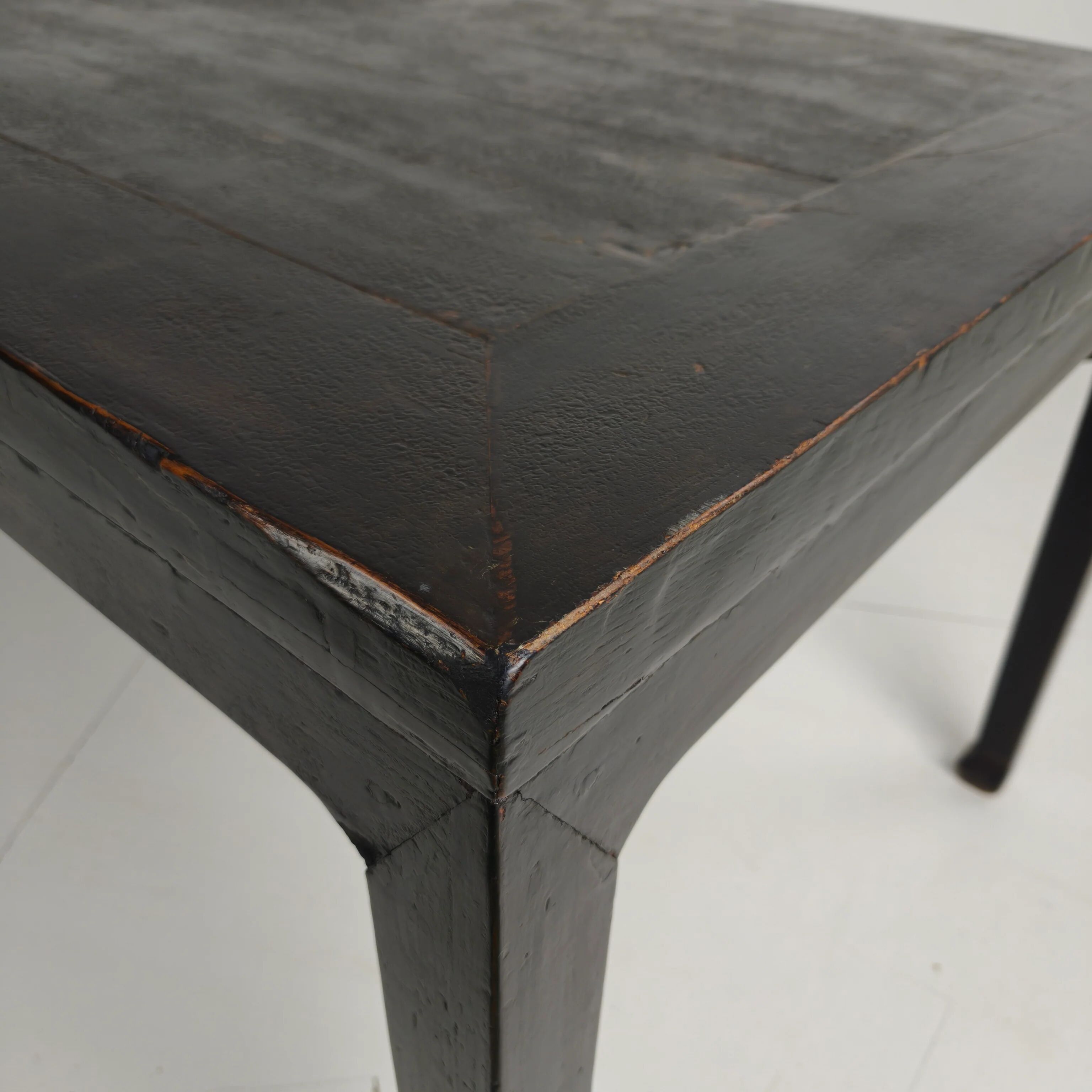 Table de salle à manger chinoise Qing noire (230 cm) — milieu à fin du XVIIIe siècle — laque d'origine
