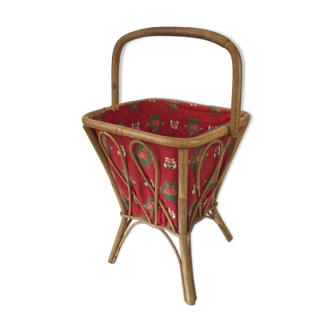 Rattan and fabric knitting worker